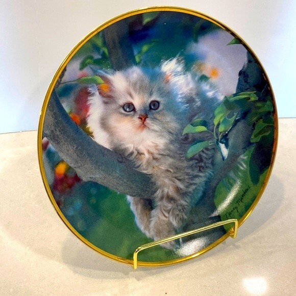 Out on a limb by Nancy Mathews 8” Collectors Plate #F5758 - Picture 1 of 7